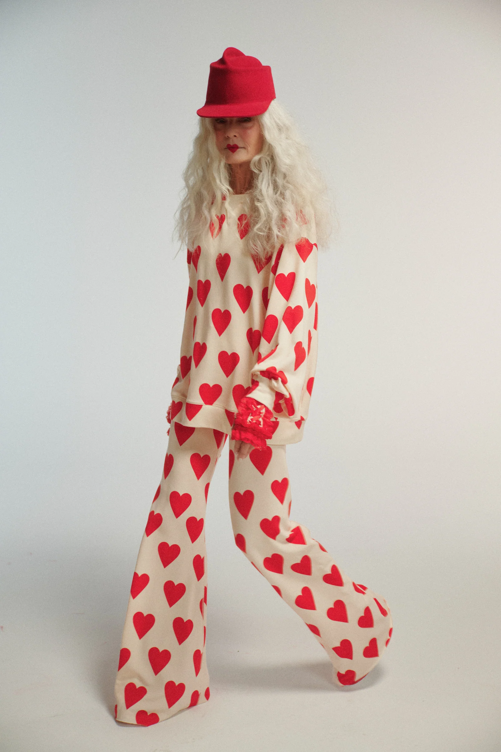 The Queen Of Hearts Pillow Sweater - Image 2